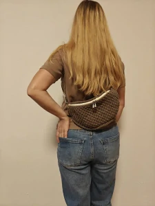 Háčkovaná ledvinka béžová
